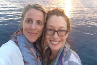 टेलर थॉमसन ऐश्ले रिचर्डसन क्रिप्टो विवाद 2025