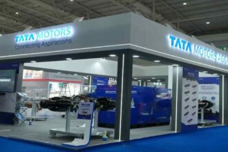 Tata Motors Demerger 2025 – पैसेंजर और कमर्शियल व्हीकल्स यूनिट अलग होने का ग्राफिक