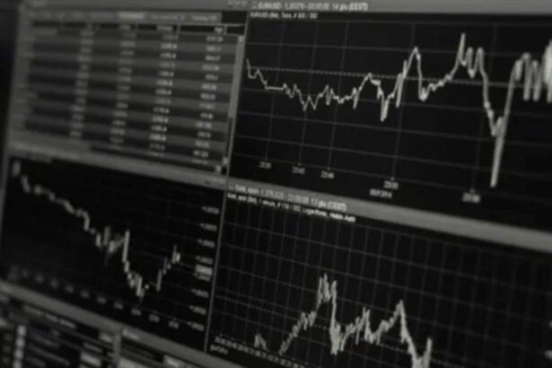 ट्रेड तनाव घटने के बाद एशियाई शेयर बाजारों में तेजी, जापान का निक्केई सूचकांक रिकॉर्ड ऊंचाई पर पहुंचा।