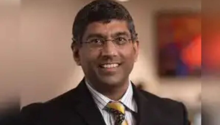 Rishi Kohli JioBlackRock Flexi Cap Fund लॉन्च के दौरान निवेशकों को SIP और लंपसम निवेश रणनीति समझाते हुए