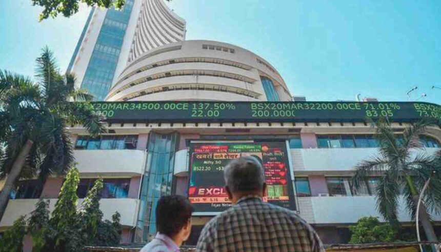 शेयर बाजार ग्राफ दिखा रहा है सेंसेक्स और Nifty की चाल