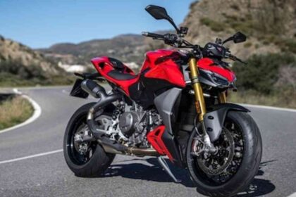 2025 Ducati Streetfighter V2 India Launch – Red Colour Model Front View