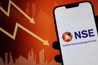 “स्टॉक मार्केट चार्ट दिखा रहा है सेंसेक्स-निफ्टी का आज का दिन और प्रमुख गेनर्स / लूज़र्स”