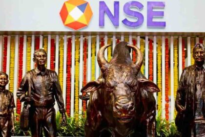 NSE बिल्डिंग और शेयर बाजार से जुड़े निवेशक आंकड़े