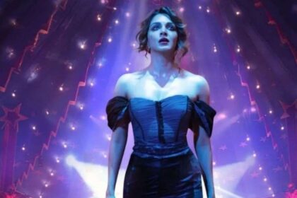 Toxic फिल्म के पोस्टर में Kiara Advani Nadia के किरदार में