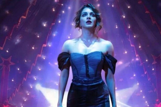 Toxic फिल्म के पोस्टर में Kiara Advani Nadia के किरदार में