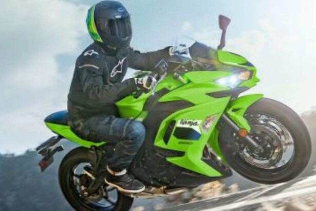 भारत में लॉन्च हुई 2026 Kawasaki Ninja 650 स्पोर्ट्स बाइक