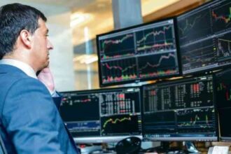 भारतीय शेयर बाजार में RBI दर कटौती के बाद तेजी और US Fed फैसले से जुड़ी उम्मीदें।