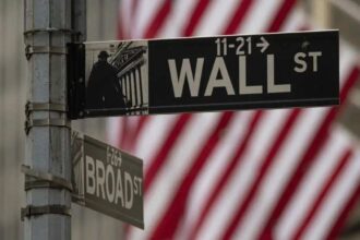 Wall Street अमेरिकी शेयर बाजार में निवेशकों की गतिविधियां