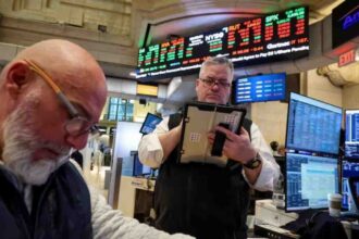 US stock futures में गिरावट, GDP और PCE inflation रिपोर्ट से पहले बाजार में सतर्कता