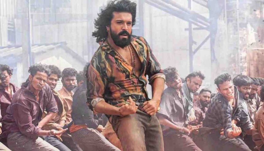 Peddi फिल्म के गाने Rai Rai Raa Raa में दमदार डांस करते हुए राम चरण।