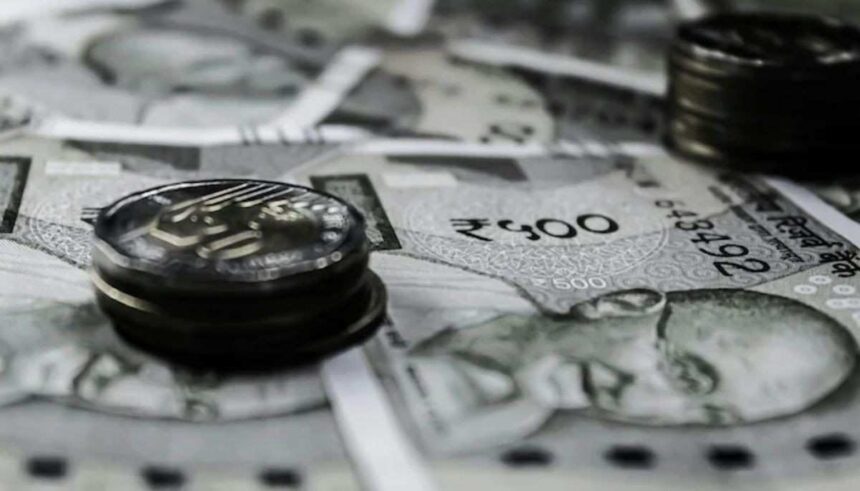 शेयर बाजार गिरावट के बीच विदेशी निवेशकों की बिकवाली को दर्शाता ग्राफ