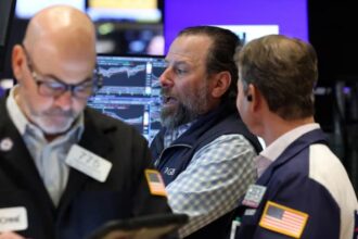 Nasdaq गिरावट AI चिंता टेक शेयर गिरावट US बाजार