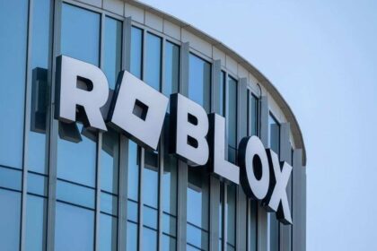 Roblox शेयर गिरावट ग्राफ और यूज़र ग्रोथ पर असर का विज़ुअल