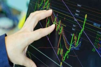 Ahead of Market Hindi News सोमवार को शेयर बाजार की चाल तय करेंगे 10 बड़े फैक्टर, Sensex और Nifty अपडेट।