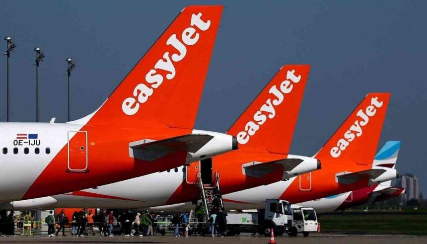 EasyJet विमान की तस्वीर, Castlelake द्वारा संभावित अधिग्रहण की खबर के बाद शेयरों में तेजी