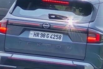लॉन्च से पहले बिना कैमुफ्लाज नजर आई Nissan Tekton SUV का रियर डिजाइन और LED टेललाइट्स।