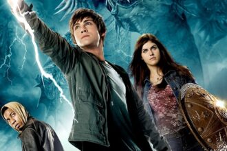 Percy Jackson and the Olympians में Percy Jackson अपनी मां को बचाने के लिए एडवेंचर मिशन पर निकलता हुआ।